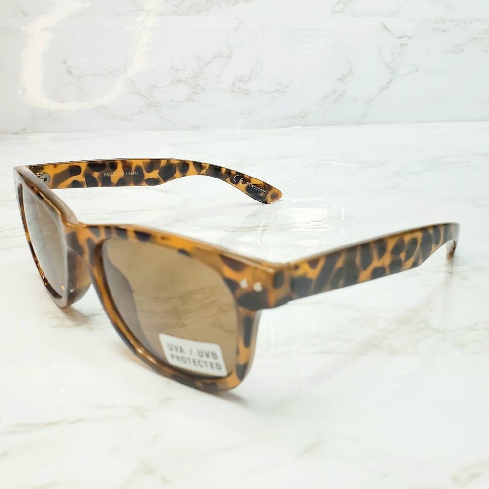 Classic Brown Cheetah Wayfarer Style Frame Brown Polarized Lens Sunglasses ES910